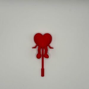 Pin corazón con pies y manos